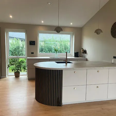 Topmoderne Og Bynaer * Holstebro
